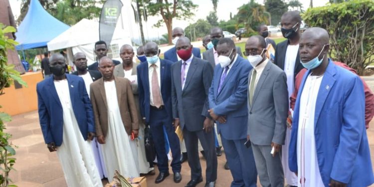 Ssaabawolereza Bwanika asabye abaami okunnyikiza enteekateeka z’Obwakabaka mu bantu