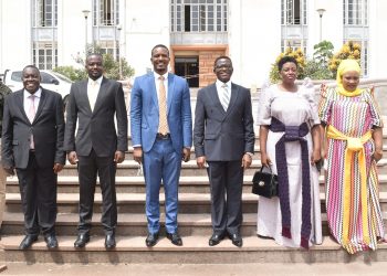 Kamalabyona Mayiga asabye abakulembeze okutambulira ku mateeka