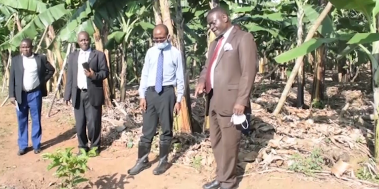 Owek. Kawuki asabye abaami obutatiiririra Kabaka