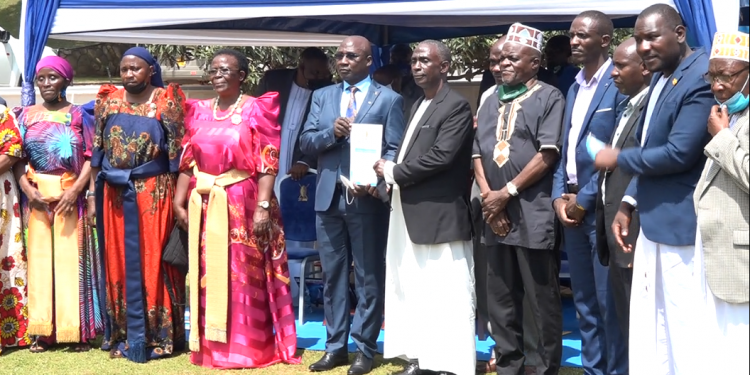 Tusaba gavumenti ejjulure abajaasi abali ku mbuga ya Kaggo – Minisita  Kyewalabye