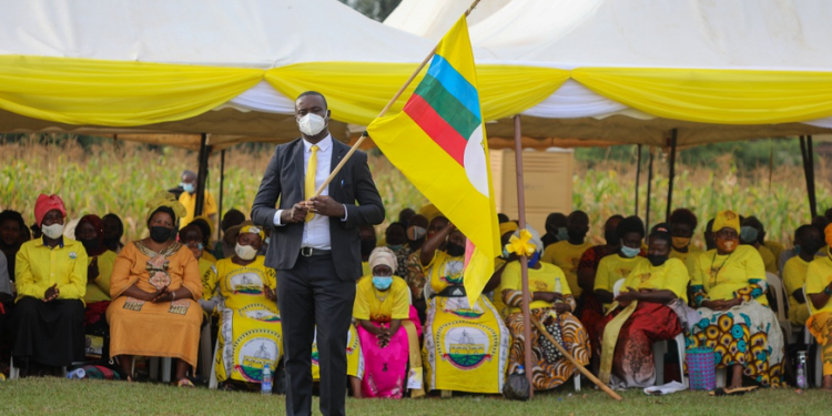 Munna NRM Muwonge alangiriddwa ku bwassentebe bw’e Kayunga, Nakweede abigaanye