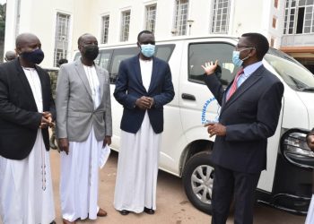 Ssaabasajja agulidde Abataka b’Obusolya emmotoka