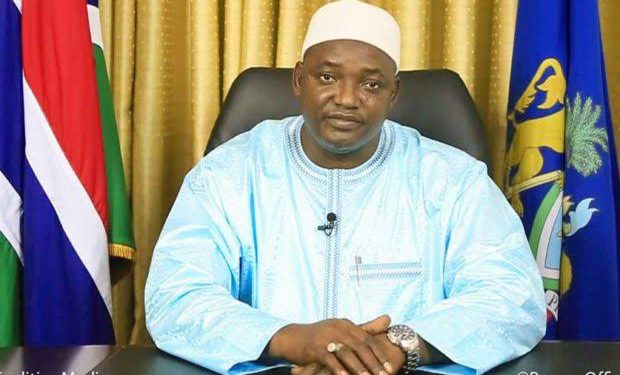 Gambia : Pulezidenti Barrow alayiziddwa  bw’awangudde omusango