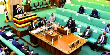 Amyuka Ssaabawolereza wa gavumenti agamba tebannateesa ku kya Palamenti kulonda Pulezidenti, Bobi Wine amutabukidde