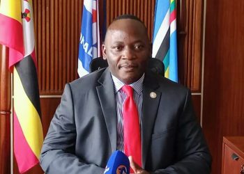 Owek. Mpuuga agamba Omuwandiisi Kakwenza baamukulamu enjala ng’atulugunyizibwa