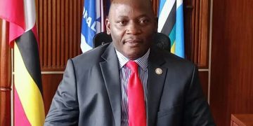 Owek. Mpuuga agamba Omuwandiisi Kakwenza baamukulamu enjala ng’atulugunyizibwa