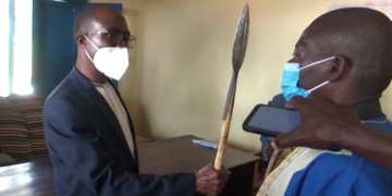 Minisita Kawuki atuuzizza ow’eggombolola Kitenga Mutuba I n’akuutira Bannabuweekula