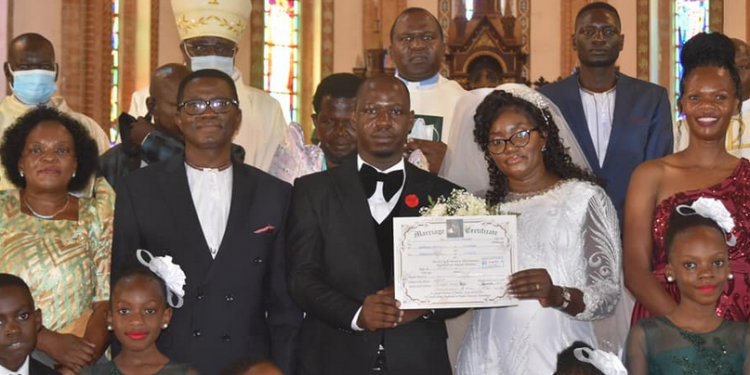 Katikkiro Mayiga asabye abafumbo  okubeera abanyiikivu era abayiiya