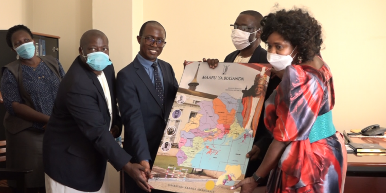 Abali ebweru musomese abaana obuwangwa bwabwe – Owek. Kawuki