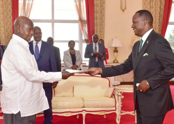 Tujja kukolagana n’omuntu yenna bannakenya gwe banalonda – Museveni