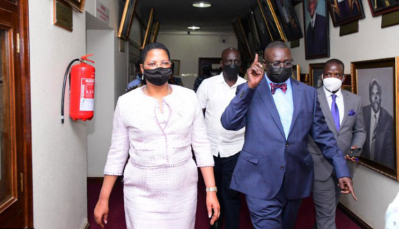 Anita Among: Muve ku ng’ambo, Sipiika Oulanyah akyali mulamu era ajjanjabwa