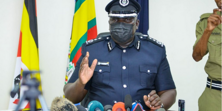 Poliisi erabudde abeerimbika mu ddembe lyabwe okuvvoola ery’abalala