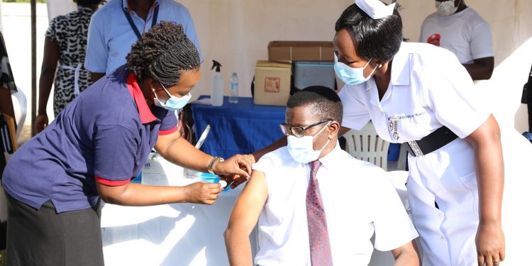 Obwakabaka buzzeemu okugema abantu COVID-19