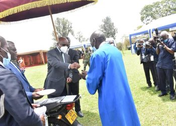 Ssaabasajja Kabaka asiimye emirimu  egikoleddwa Abaami b’eggombolola