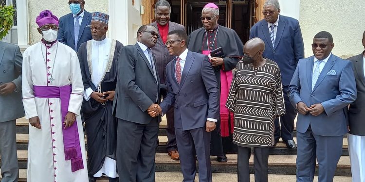 Ssaabalamuzi Owiny Dollo yetondedde Ssaabasajja ne  Buganda mu butongole            