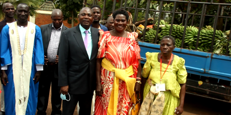 Basabiddwa okunnyikiza ennono mu baana