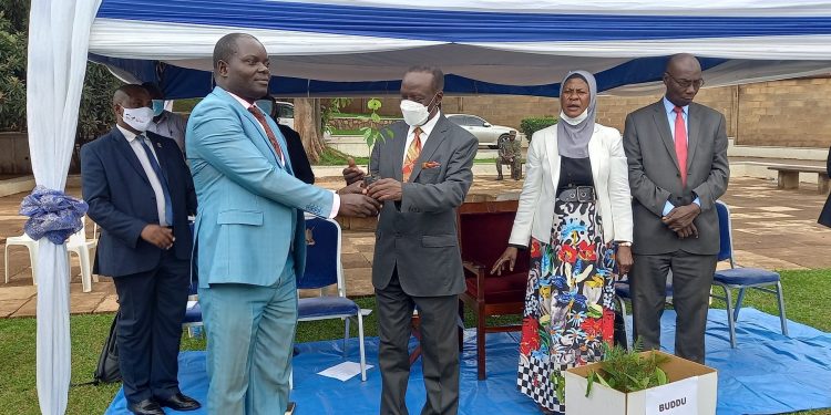 Obwakabaka butongoza Wiiki y’ Obutondebwensi, busabye gavumenti eyongeremu amaanyi