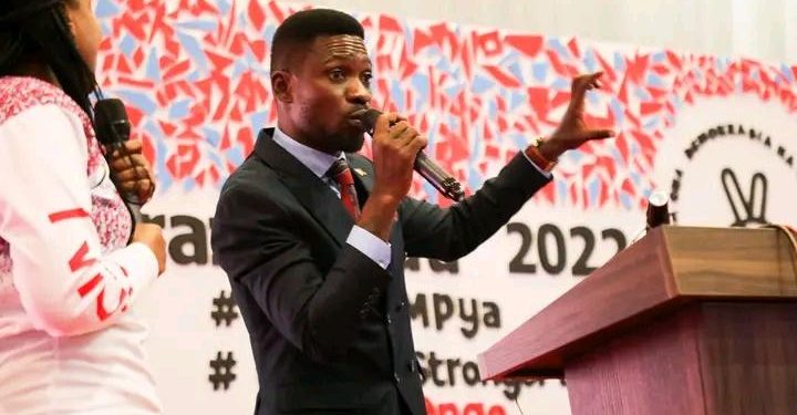 Kyagulanyi asabye ab’e Tanzania okumuyamba aggyeko Museveni
