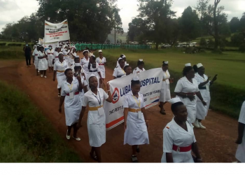 Abasawo  baddukidde mu Palamenti ku by’okubongeza emisaala