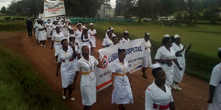 Abasawo baddukidde mu Palamenti ku by’okubongeza emisaala