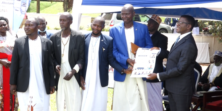 Katikkiro Mayiga asabye abantu okunyweza Ennono n’Obuwangwa, ensi ekulaakulane