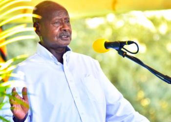 Pulezidenti  Museveni asabye bannaluwero bamuddiremu,  batandike bupya