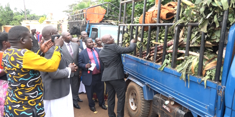 Minisita Kyewalabye asiimye ababaka abaawakanyizza endagaano y’Emmwaanyi, asekeredde abagaana okujogerako
