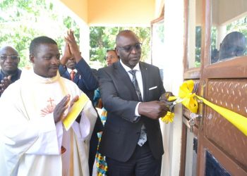 Aba Rotary bazimbidde abeetaavu amayumba e Ssese