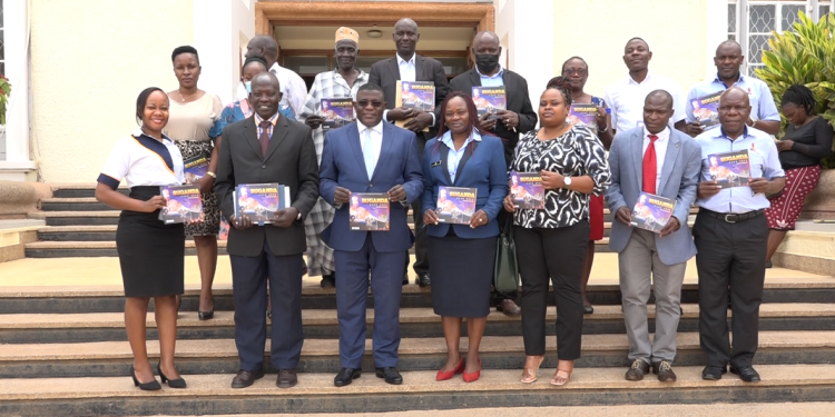 Owek. Kaawaase asabye abantu basooke balambule ensi yabwe nga tebanagenda bunaayira