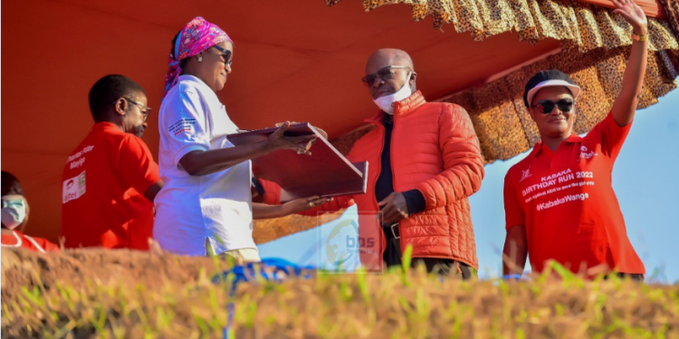 Ssaabasajja Kabaka aweereddwa engule emusiima okulwanyisa Siriimu