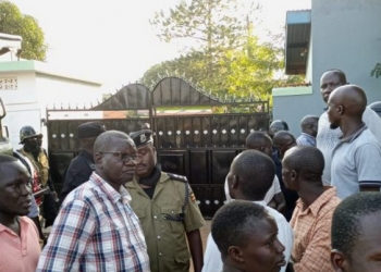 Akalulu ka Soroti East : Poliisi ekutte Amuriat n’abalala  39