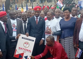 Kyagulanyi agamba beetegefu okuggyako Museveni nga bayita mu kwegugunga