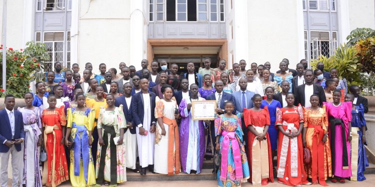 Minisita Ssekabembe asabye  abavubuka okwetegekera ebiseera by’enkya