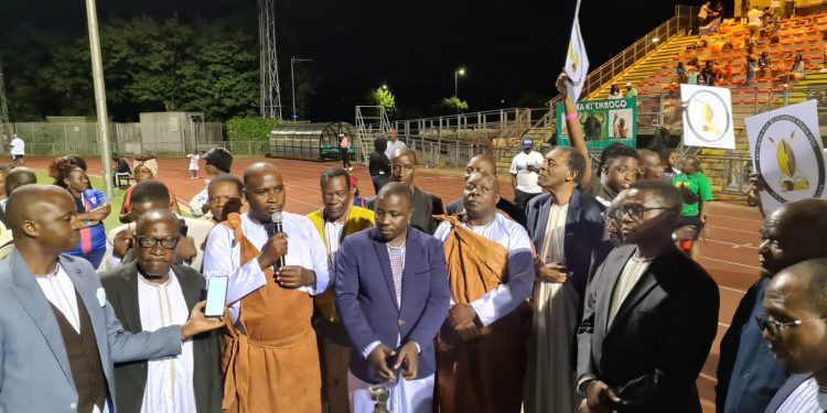 Katikkiro Mayiga asabye abavubuka abawangaalira e Bungereza okutandikawo emirimu e Uganda