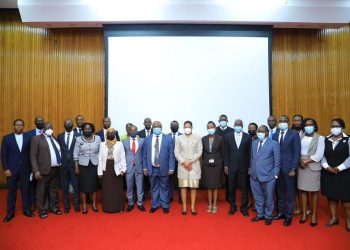 Sipiika Among atabukidde ababaka abakoze obukunzi  mu Palamenti