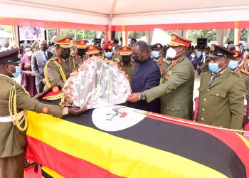 Museveni atenderezza Gen Elly Tumwine, avumiridde abasanyuse olw’okufa kwe