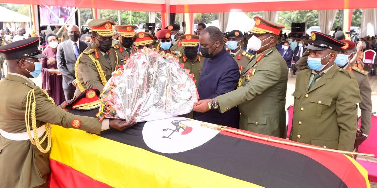 Museveni atenderezza Gen Elly Tumwine, avumiridde abasanyuse olw’okufa kwe