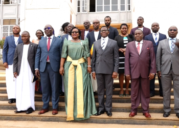 Katikkiro Mayiga asabye abantu okwettanira okuwandiisa kampuni