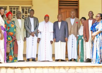 Omutaka  Kannyana Daniel Kiwana  asisinkanye Kalidinaali Emmanuel Wamala