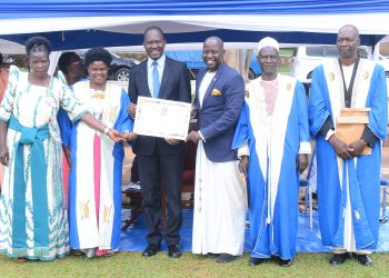 Minisita Kiyimba afalaasidde abantu okwettanira obwegassi  era banyweze ebika