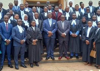 Katikkiro Mayiga akuutidde bannamateeka okulwanirira obwenkanya  era babeere beesimbu