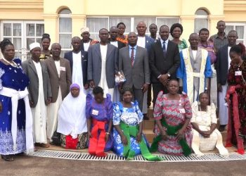 Minisita Kiyimba akuutidde abazadde okulambika abaana ku Mukenenya