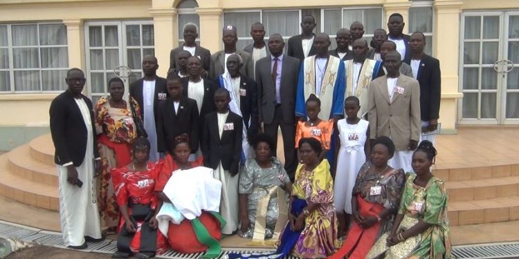 Abazadde basabiddwa okufaayo ennyo ku baana ab’obuwala