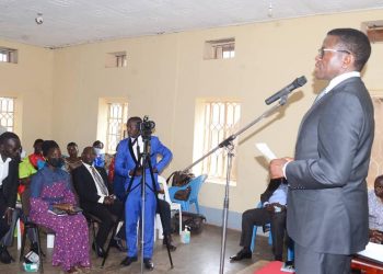 Katikkiro Mayiga akuutidde  Abaami ba Kabaka e Ssese ku kuzzaamu abantu essuubi