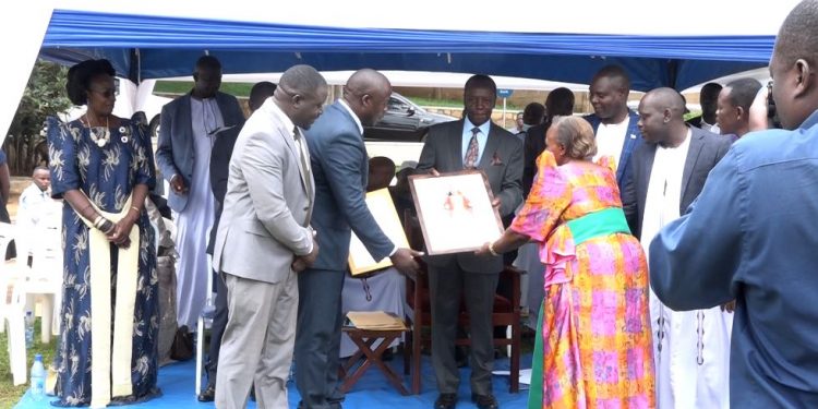 Owek. Mugumbule asabye abantu bulijjo okutendeka obulungi bebakulira