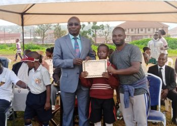 Owek. Kyewalabye asabye gavumenti eyongere amaanyi mukusomesa ennimi enzaaliranwa