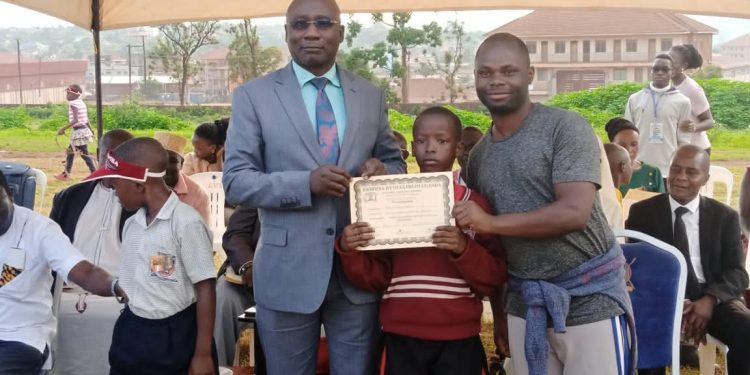 Owek. Kyewalabye asabye gavumenti eyongere amaanyi mukusomesa ennimi enzaaliranwa
