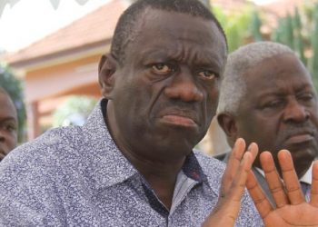 Dr. Besigye agamba nti enkola y’enguudo ekyusibwemu okusobola okukendeeze ku bubenje