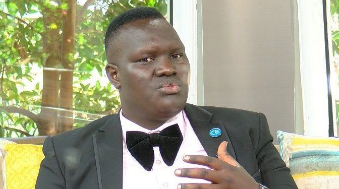 Akulira ekibiina ky’abasawo agaanye eby’okudda ebbali bamunoonyerezeeko ku by’okusaba Museveni addemu yeesimbewo mu 2026