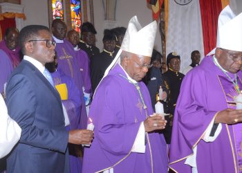 Ppaapa Benedict aziikiddwa, Obwakabaka busaasidde Ekleziya
